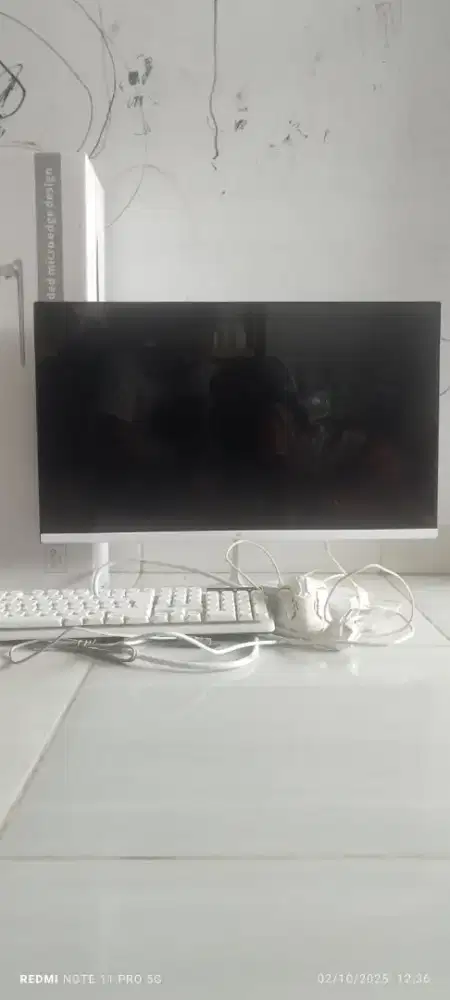 Komputer all in one Pc terbaru kondisi 90%,like new.