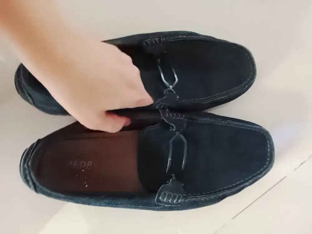 Sepatu pedro navy