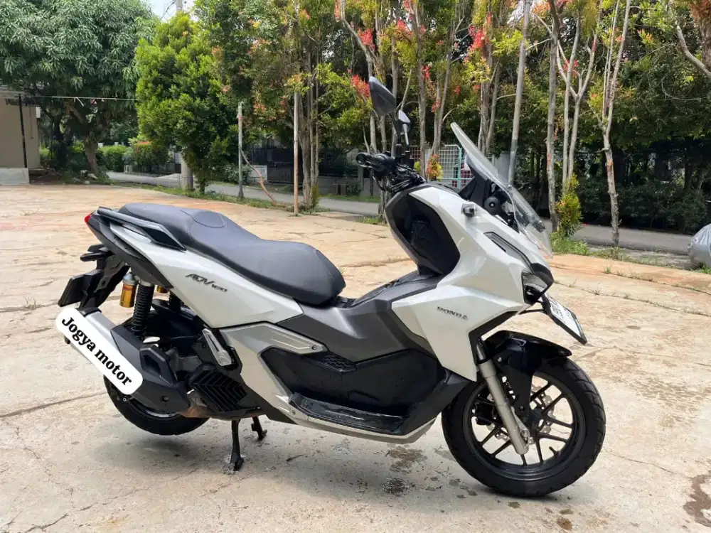Honda adv 160 cbs 2024  cash dan credit