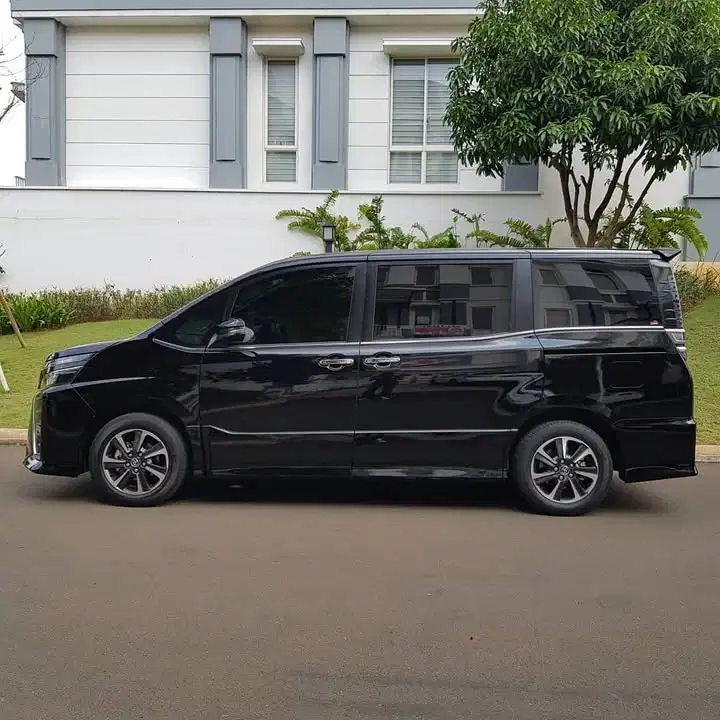 Toyota Voxy 2018 Bensin