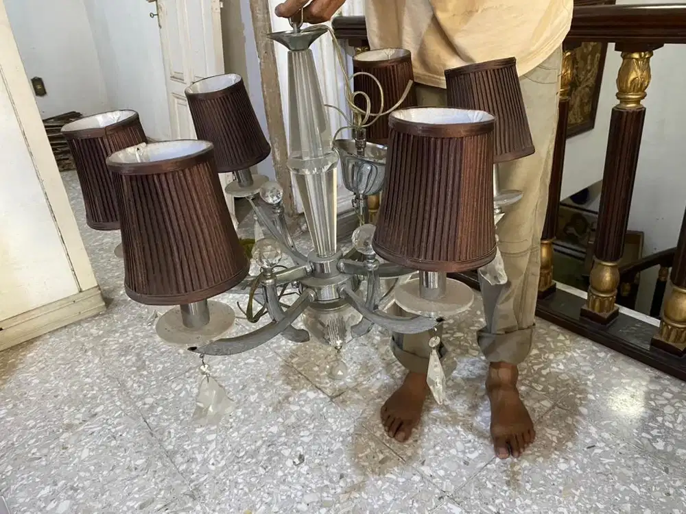 Lampu kristal gantung