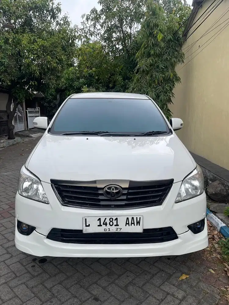 Innova 2.5 V matic 2012