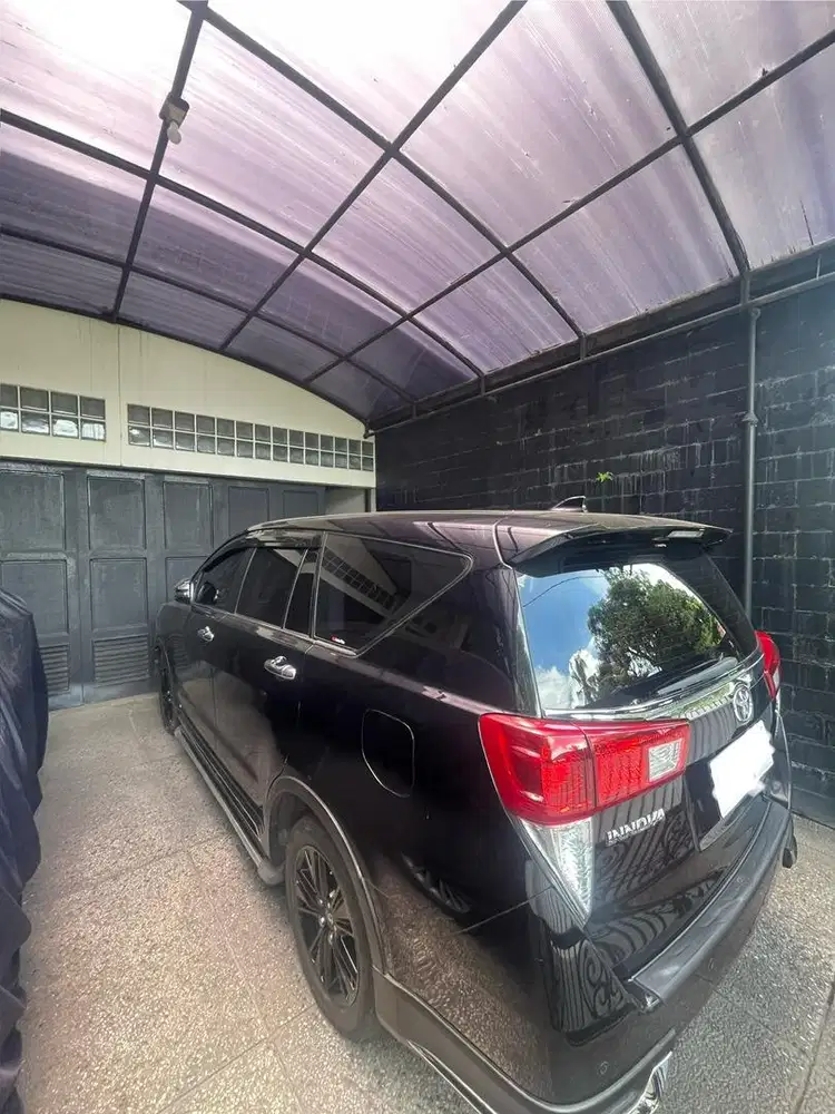 Toyota Innova Venturer 2.4 Diesel