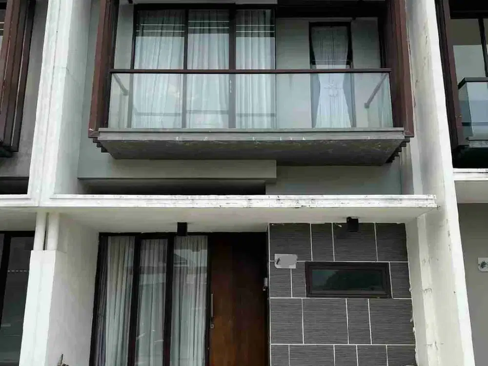 Rumah bagus dekat Summarecon di Golden City Cluster Greenwood Bekasi