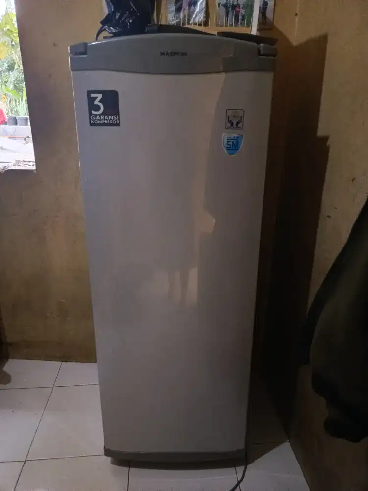 Filizer kulkas rak 6 rak tinggi merk MASPION MULUS Siap pakai