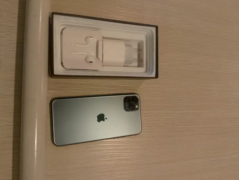 Iphone 11 pro max 256gb made in apple