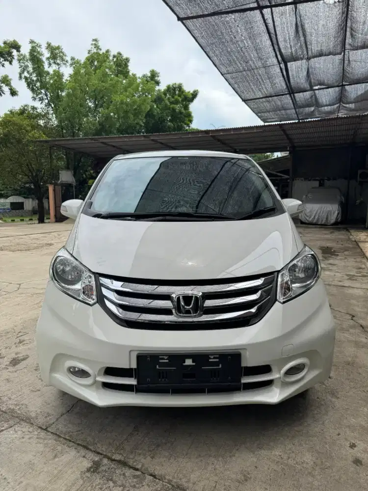 HONDA FREED E PSD 2015 LAST EDITION - Kondisi Kolektor, BEBAS PR!