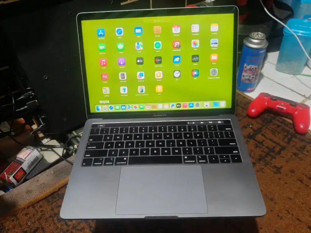 Macbook Pro 2018 Touchbar 8/256 Normal Siap Pakai