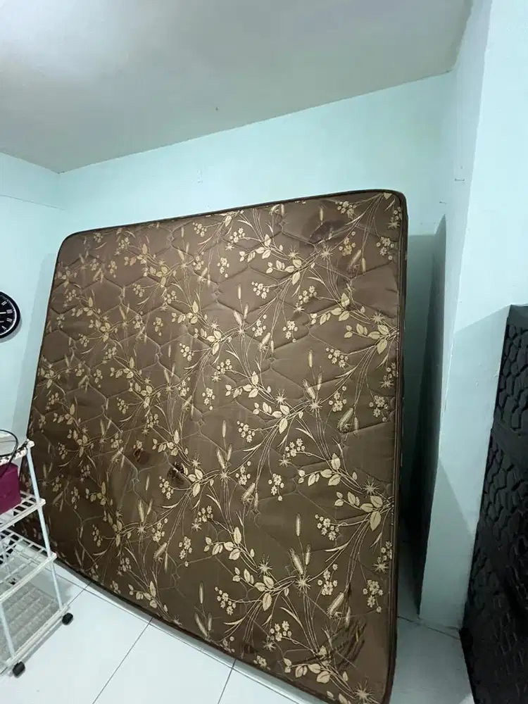Kasur guhdo (Spring bed)