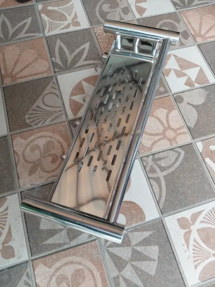 Jual rak stenlis kondisi baru..rak untuk sabun dan handuk
