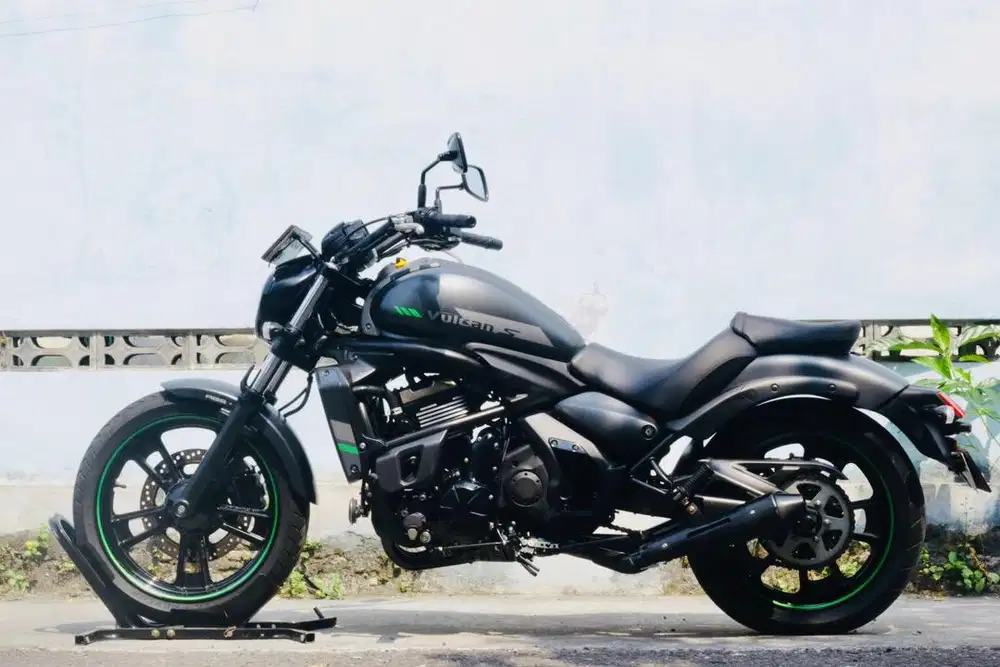 Kawasaki vulcan650 ABS 2023 like new Rebel500 street500 versys650