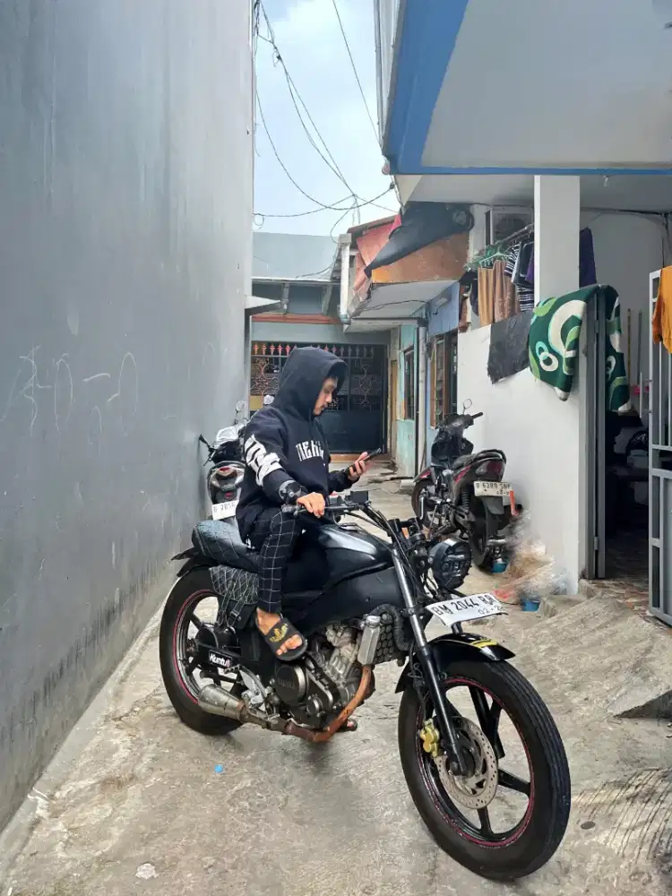Yamaha vixion custome