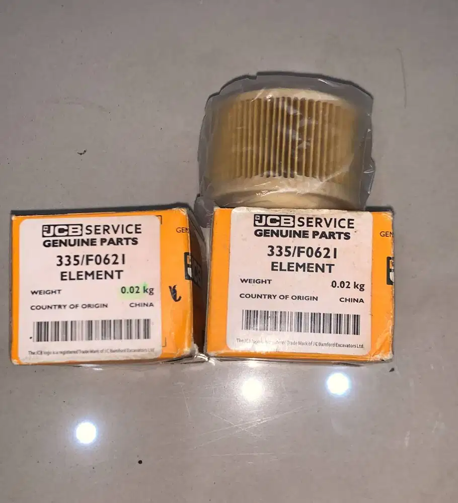 ELEMENT  / 335 / F0621 (JCB)