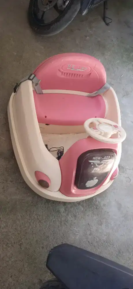 Mobil aki Bom bom car