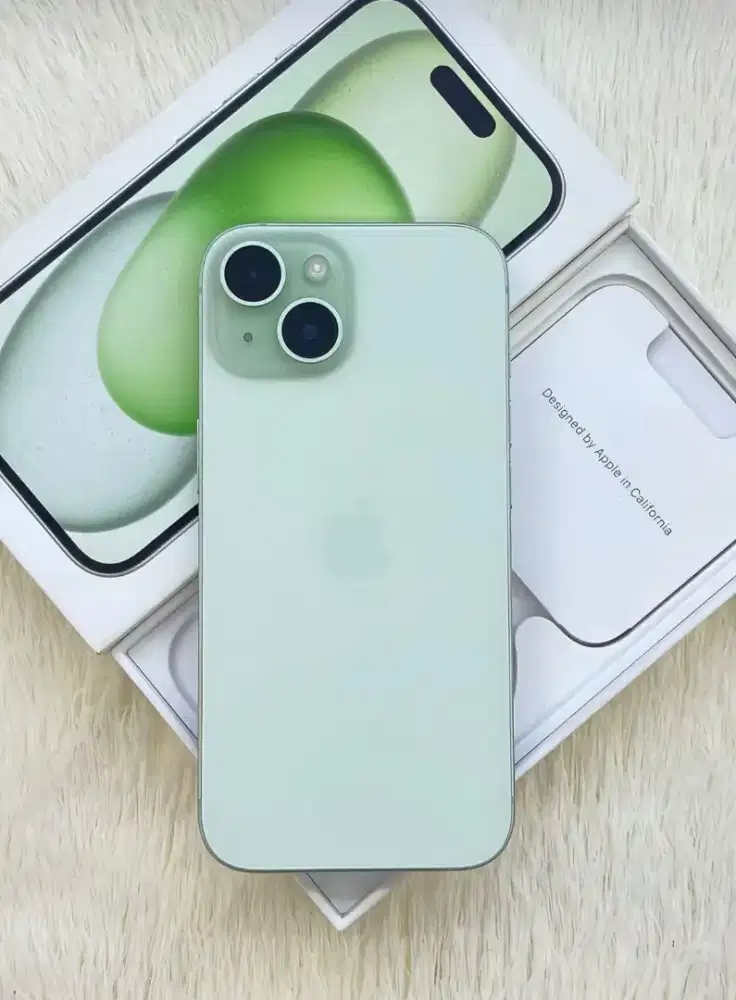 iPhone 15 128GB green