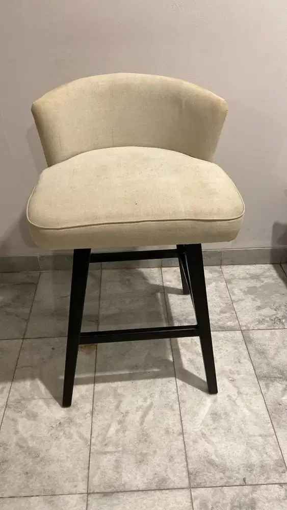Kursi duduk bar stool