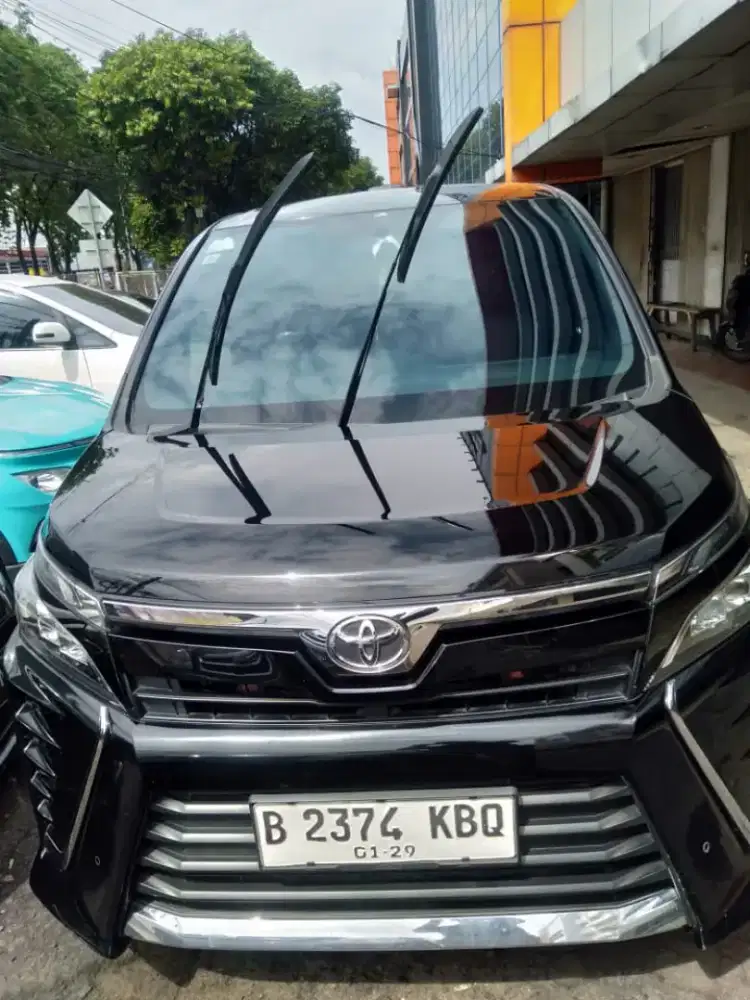 Toyota Voxy 2019