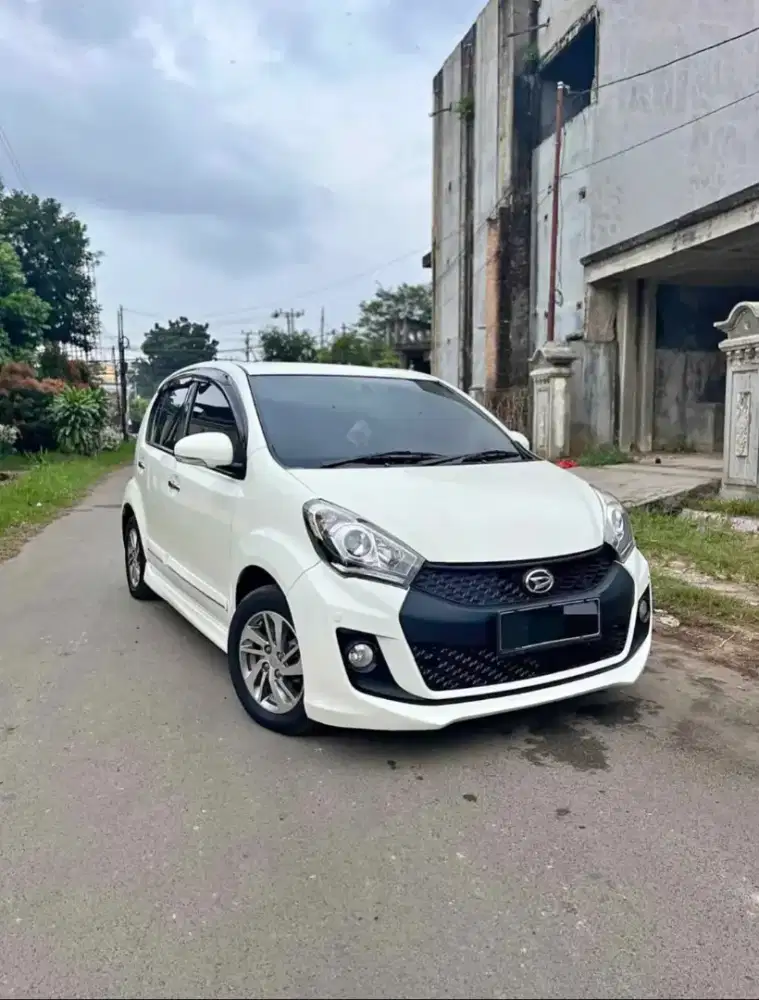 Daihatsu Sirion RS 2016 MT