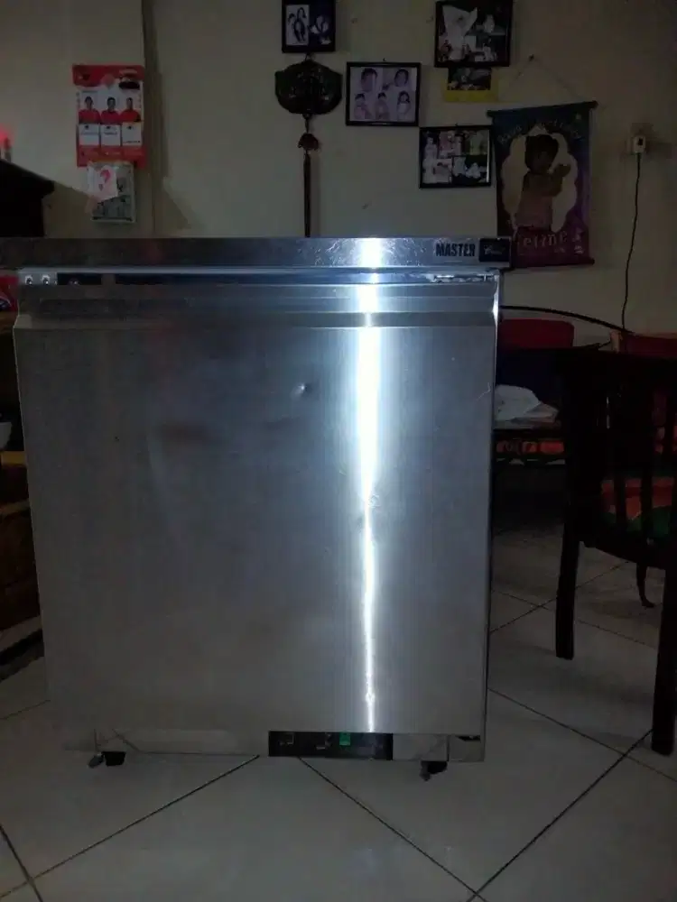 Tuc27f undercounter frezer.
