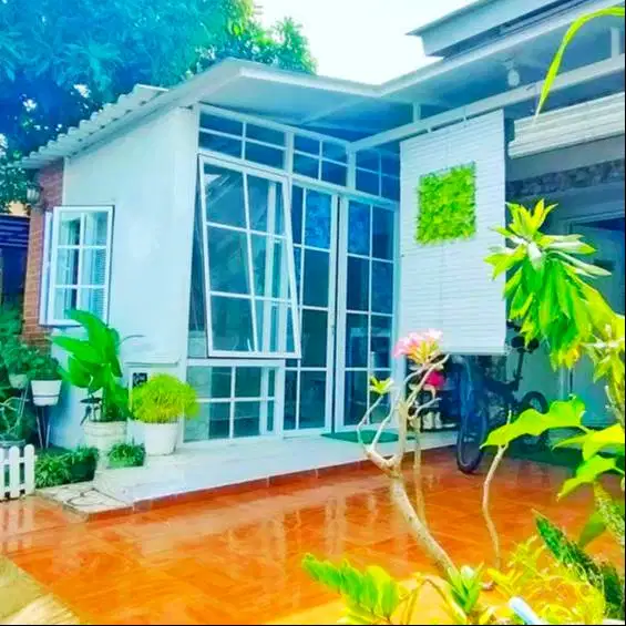 Rumah Modern Minimalis Asri Apik di Serpong