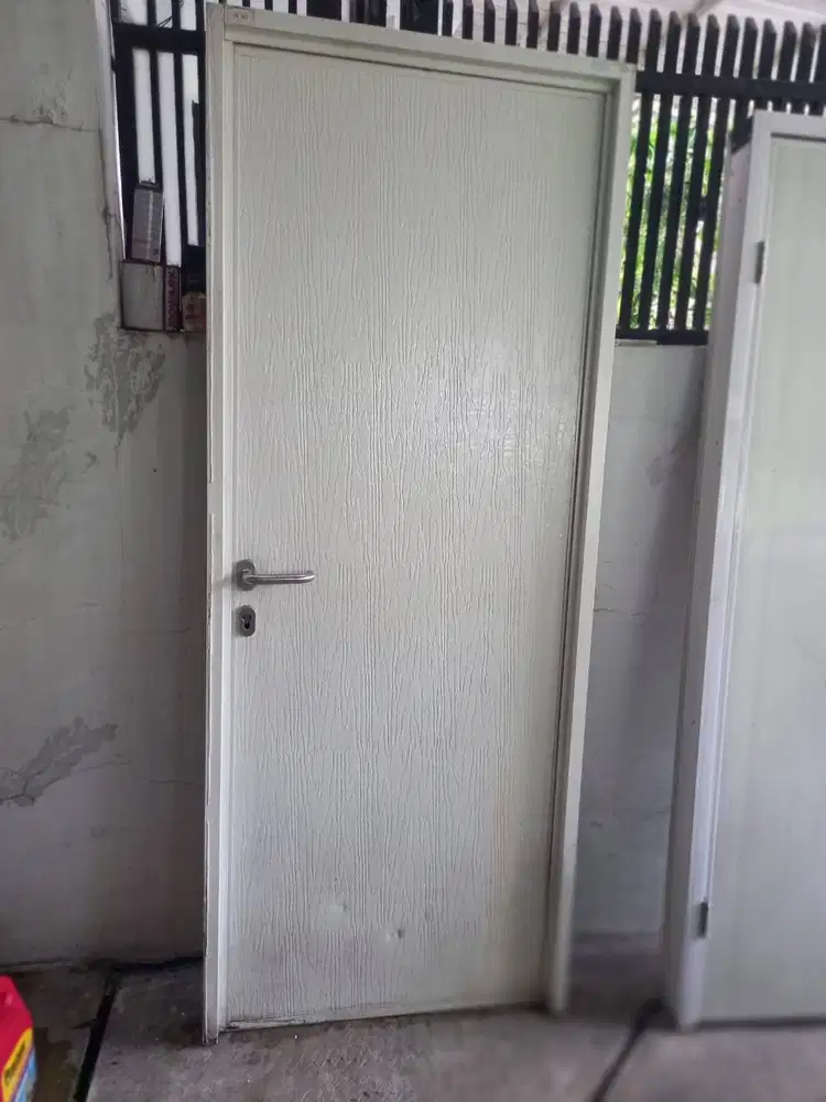 Kusen dan Pintu Kamar Alumuniun Produk Starmas, motif urat kayu
