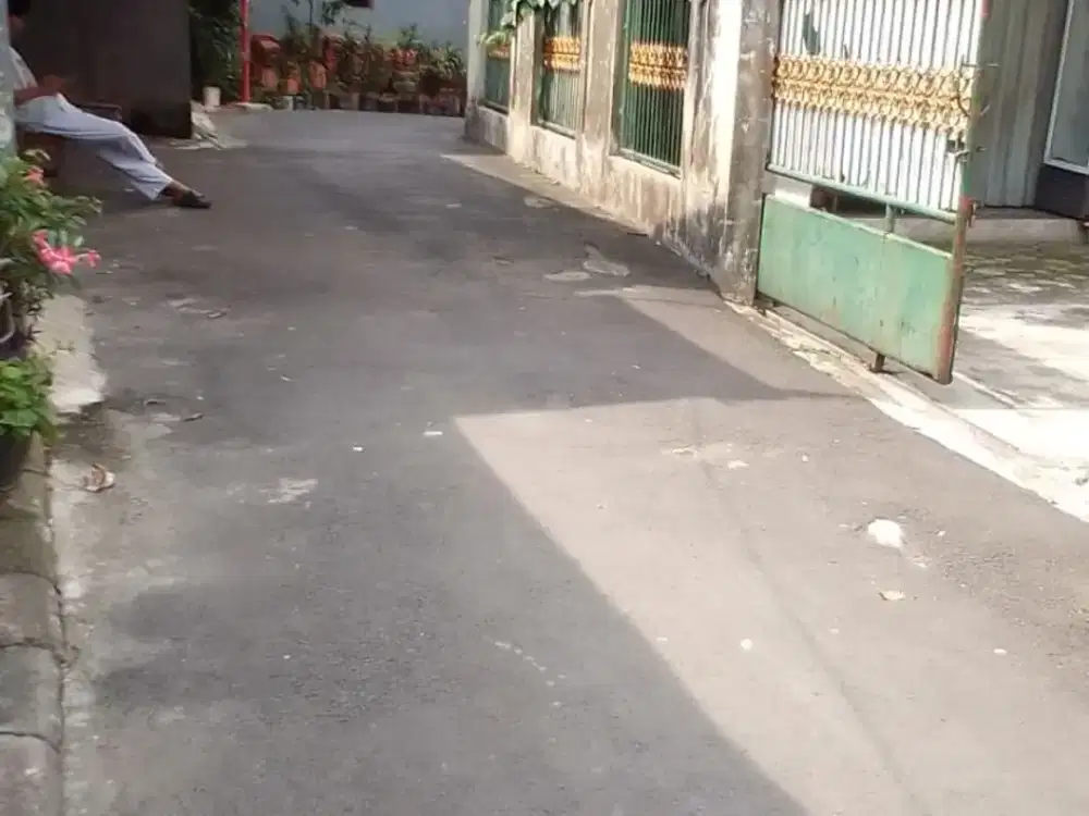 Di Jual Cepat  Rumah tua Hitung tanah saja
