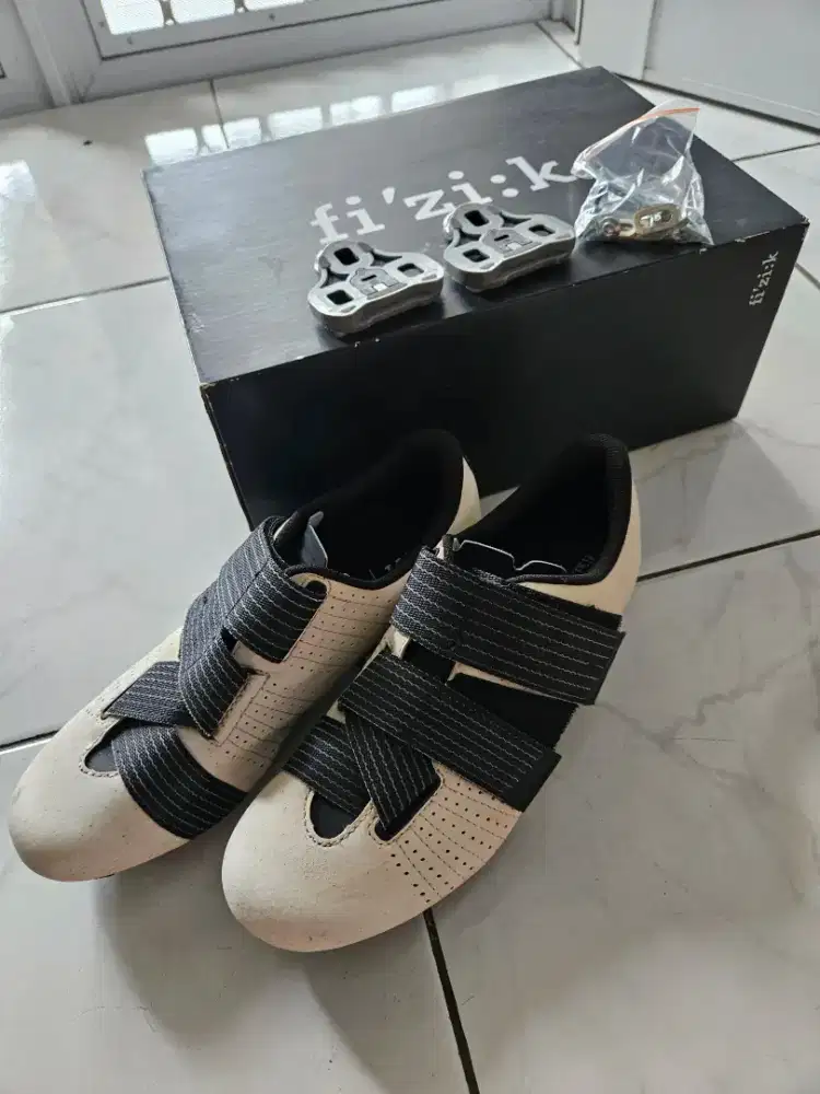 Sepatu Road Bike Fizik Tempo Powerstrap R5 + Cleat Look Keo Grip