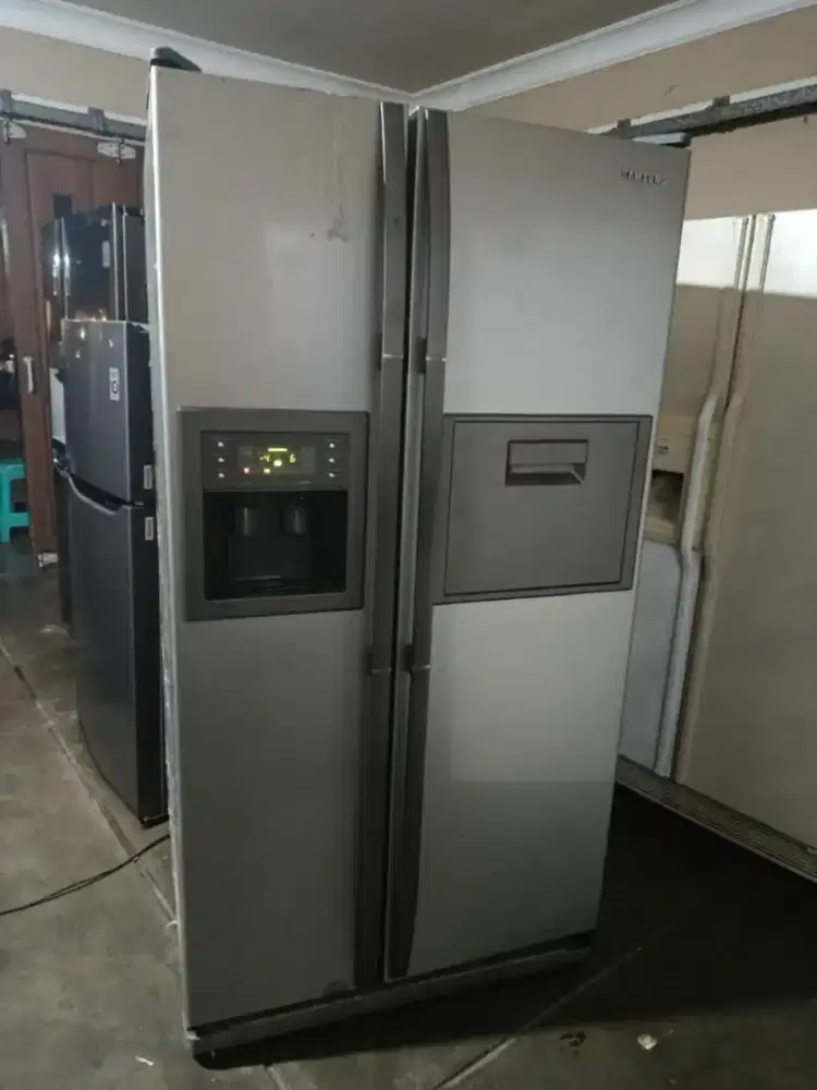 Kulkas Samsung Side By Side Mewah + Minibar