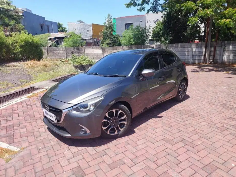 DP MURAH Mazda 2 1.5 R Skyactiv Bensin Matic 2018 Abu-Abu YE