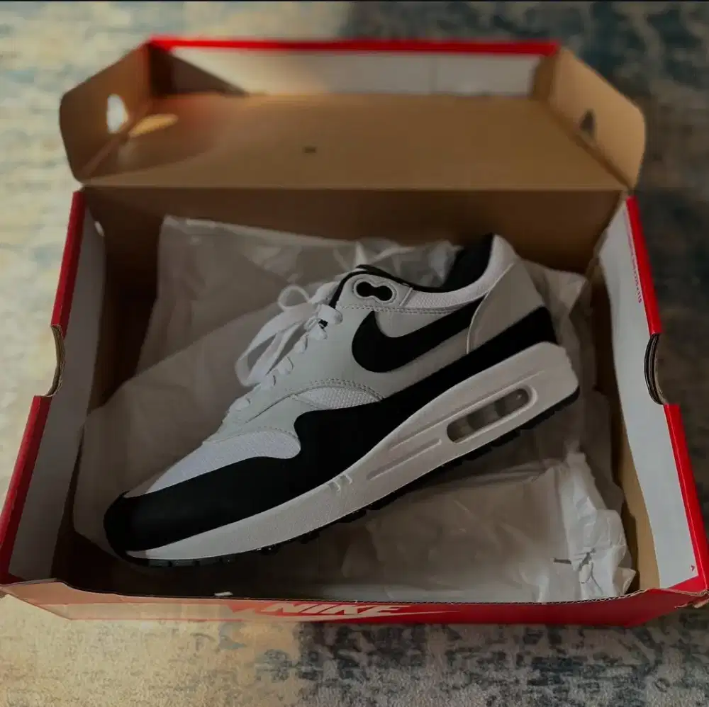 Air max 1 Black and White