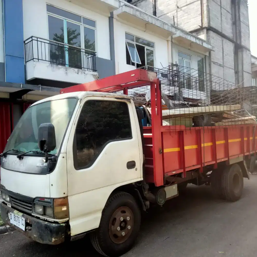 ISUZU NKR 66-2 / 100 PS / 6 ban / 2002