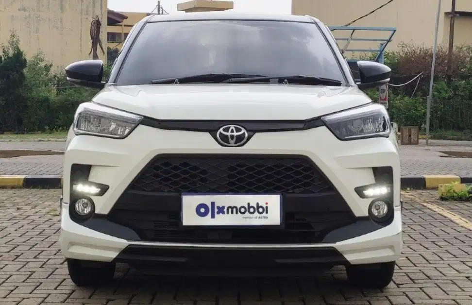 TDP 9,JT Toyota Raize 1.0 T GR SPORT Two Tone Bensin-AT Putih 2021