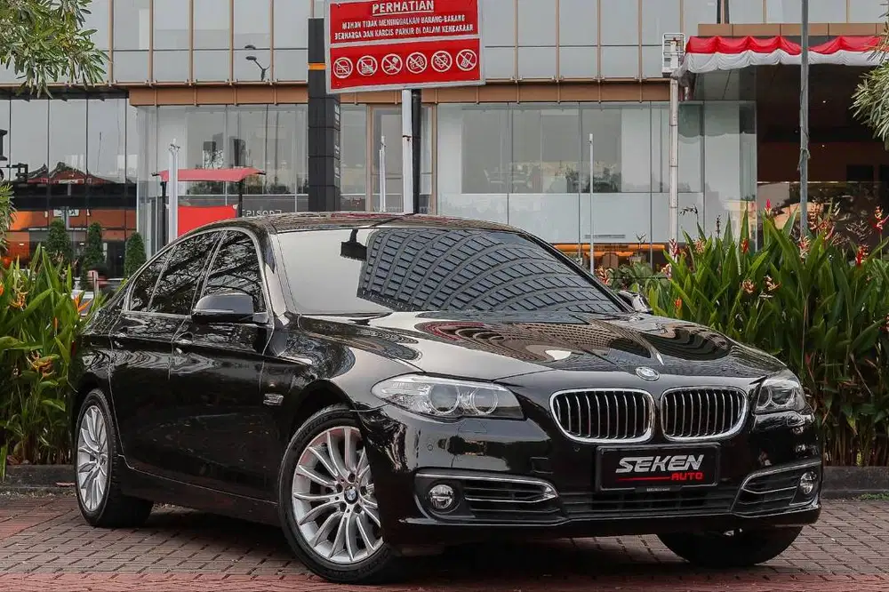 Bmw 528i 2.0 Luxury Sunroof AT Matic 2016 Hitam Metalik.