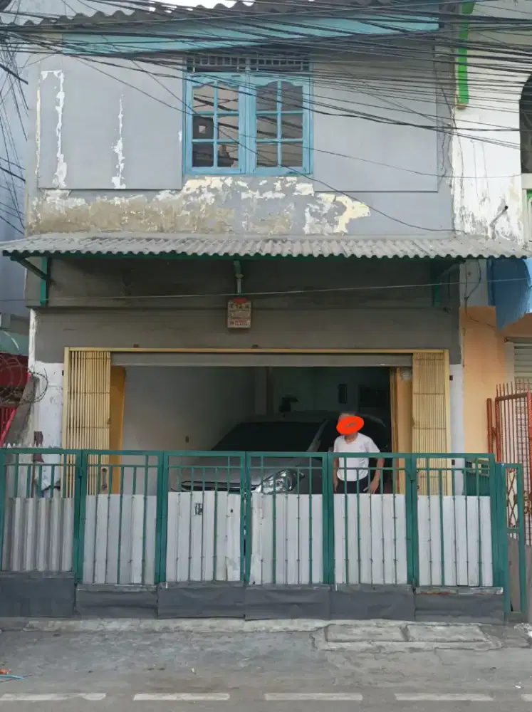 Rumah SHM pinggir jalan besar, lokasi strategis,cocok usaha, 2.5lantai