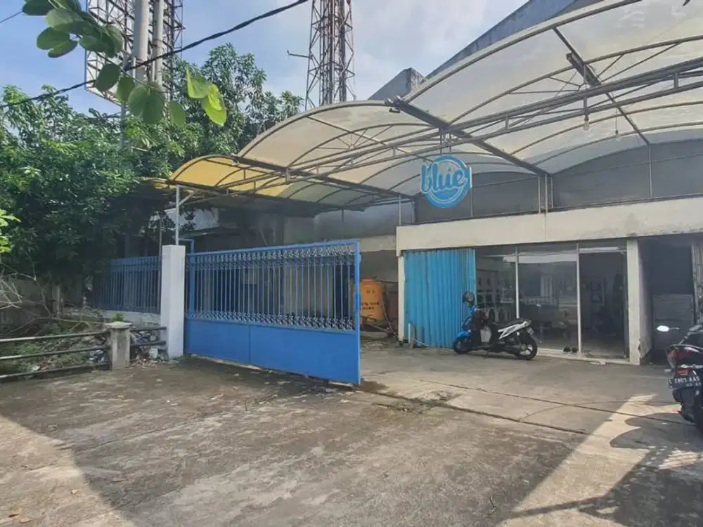 RUMAH RAYA MANYAR REJO HADAP JALAN RAYA, STRATEGIS