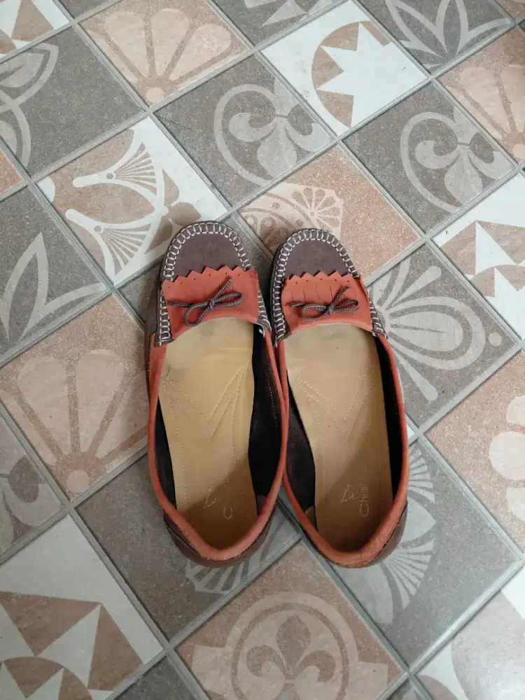 Jual sepatu wanita bahan kulit merk christ line size 40 kondisi bagus