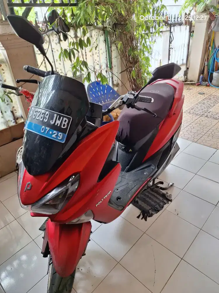 POLYTRON FOX R MERAH 2024 PEMAKAIAN 1 TAHUN