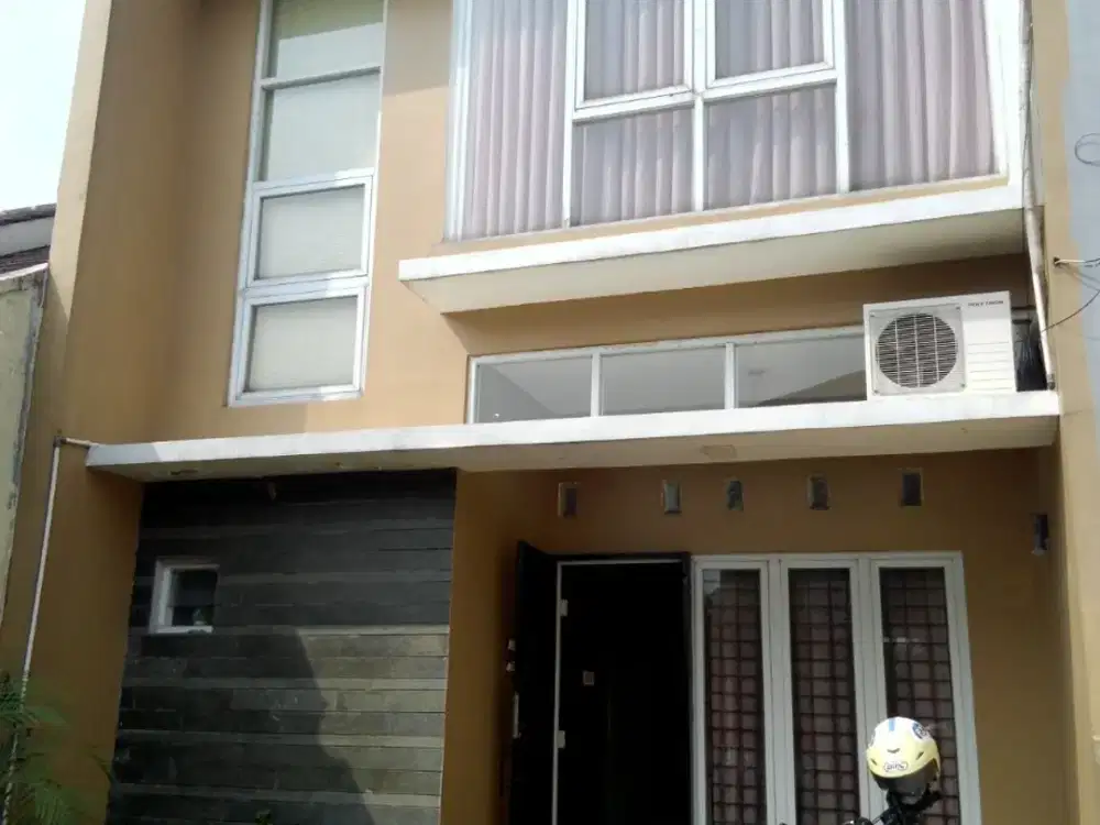 Rumah dijual cepat 2 lantai di Cisaranten Kulon Arcamanik Kota Bandung