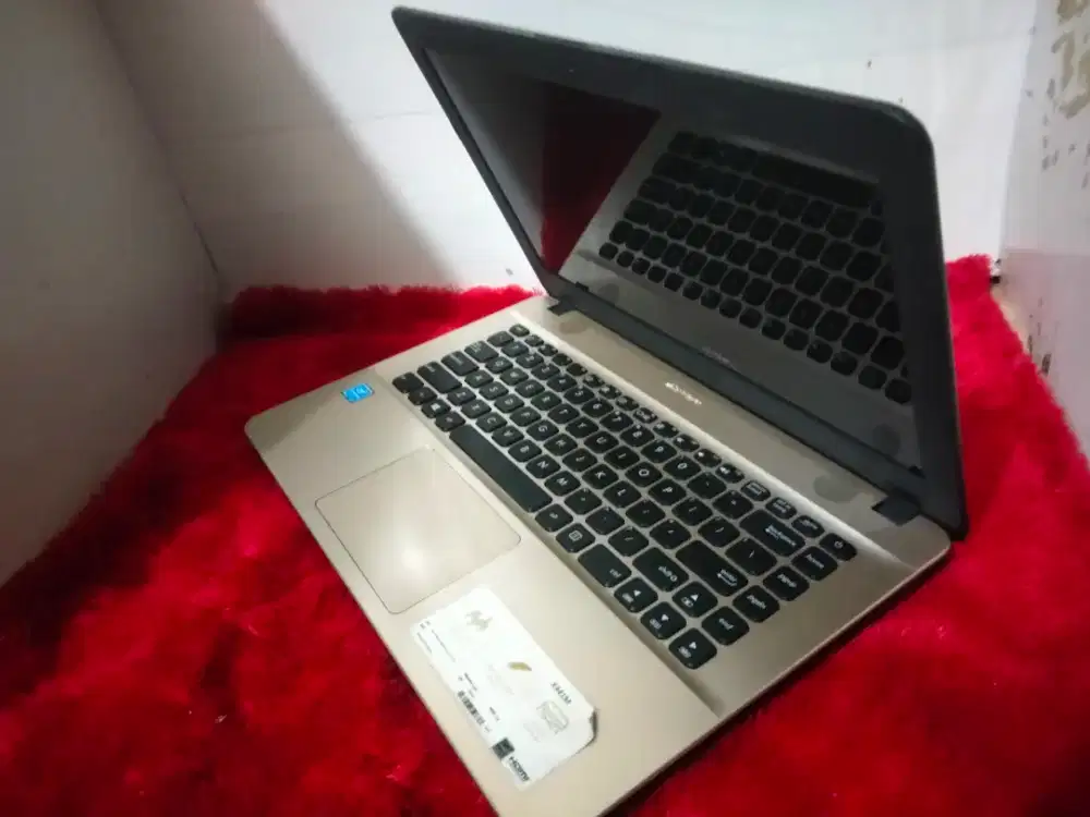 Asus vivobook X441M/intel N4000/RAM4GB DDR4/HDD 500gb/14inch siap pake