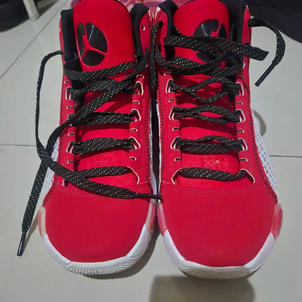 sepatu basket nike air jordan