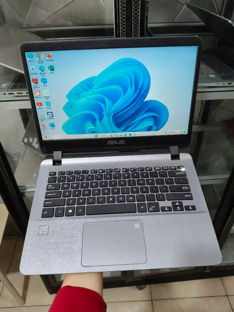 Asus Vivobook A407u, core i3, 8gb/256gb