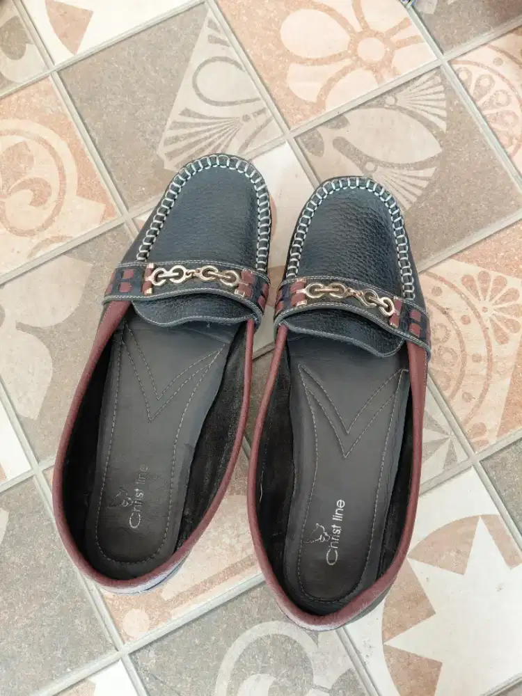 Jual sepatu wanita bahan kulit merk christ line size 40 kondisi bagus