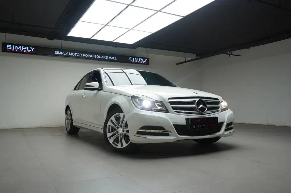 MERCEDES BENZ C200 CGI AVANTGRADE W204 AT PUTIH 2013 LOW KM