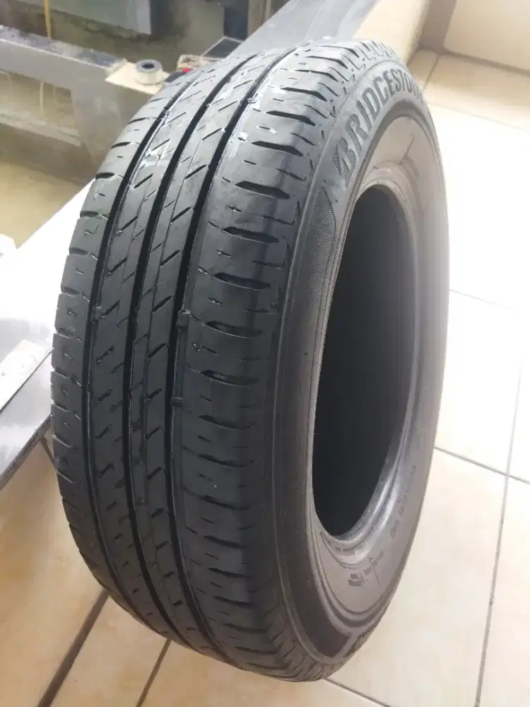 Bridgestone ecopia 205/65R15/94H