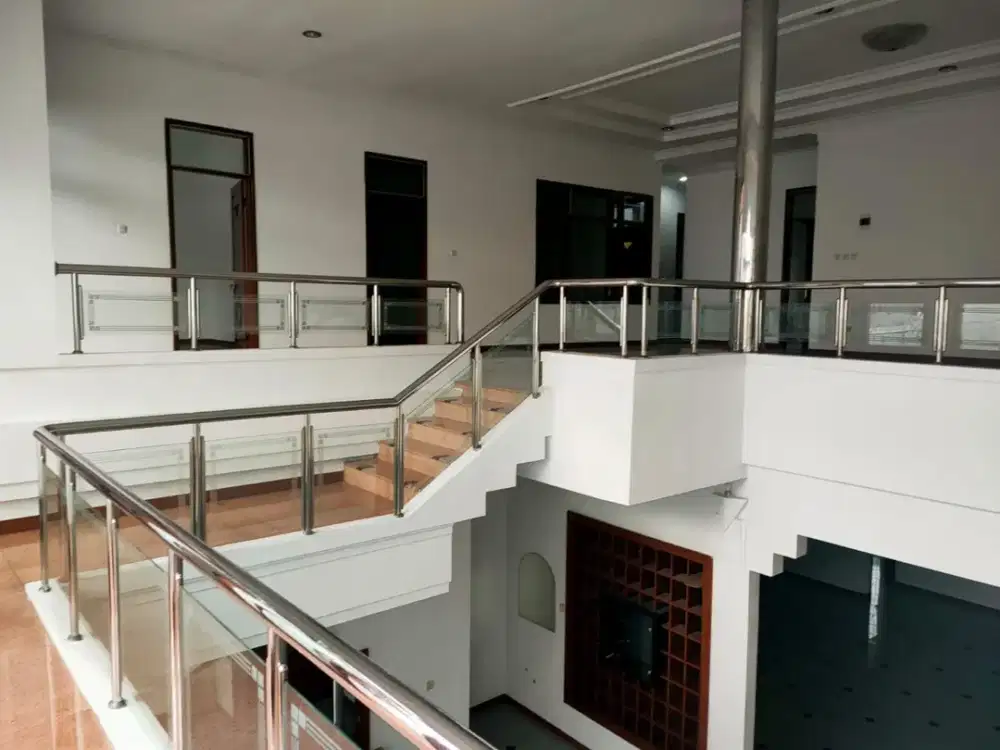 Rumah 3 Lantai Luas Strategis Siap Huni Di Holis Regency Bandung