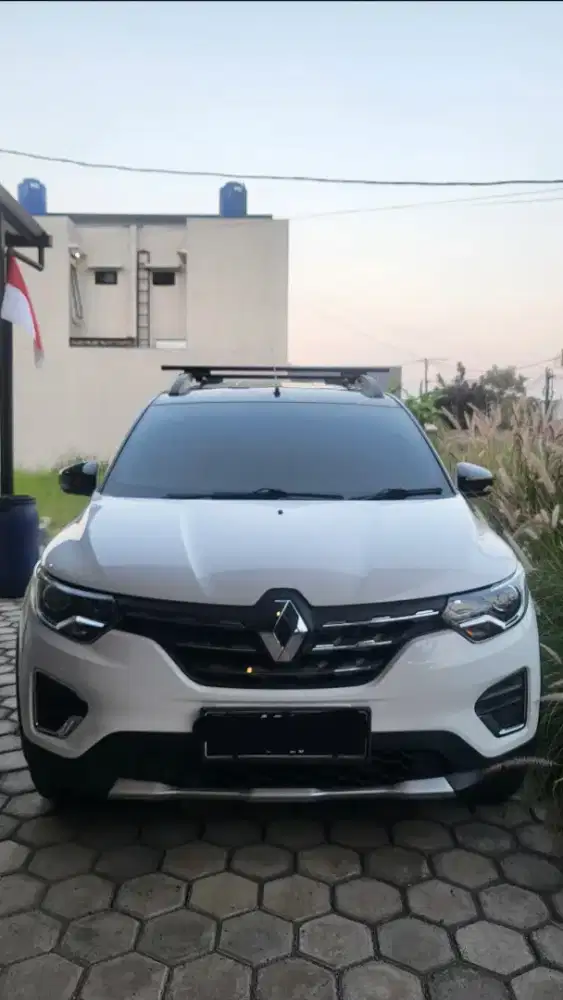 Renault Triber 2021 Putih AMT