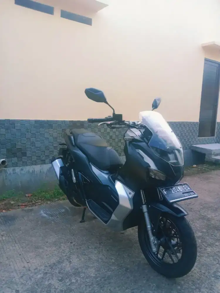 Nia:DP 500K ADV 150 CBS PAJAK HIDUP SS LENGKAP