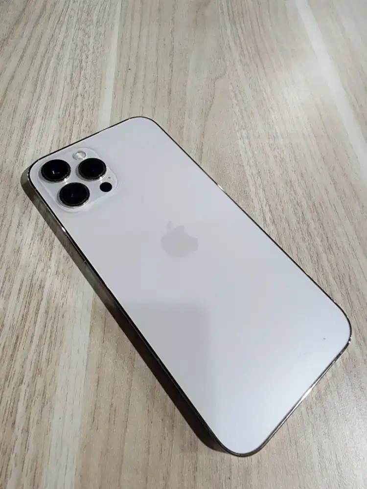 iphone 12 pro max 256GB IOS26 gold