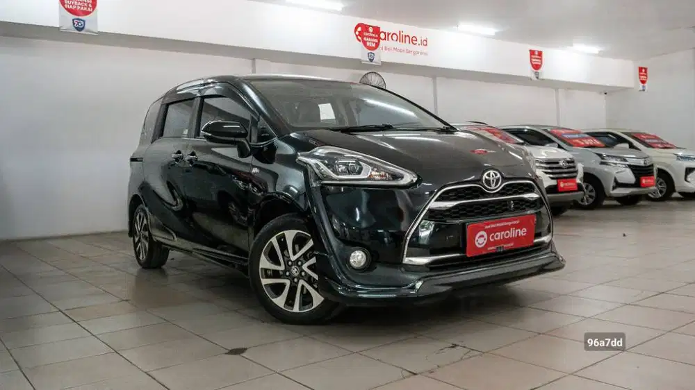 TOYOTA SIENTA Q 1.5 AT 2016 HITAM - Bergaransi 1 Tahun