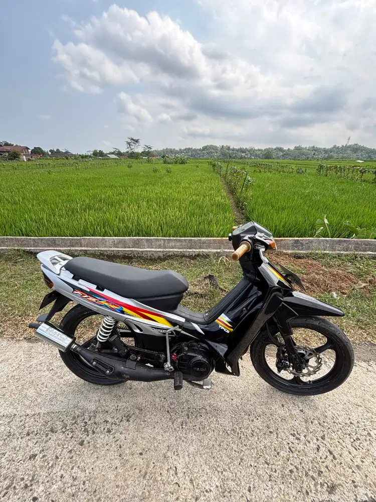 Yamaha F1ZR Th 2000 Asli dualtone